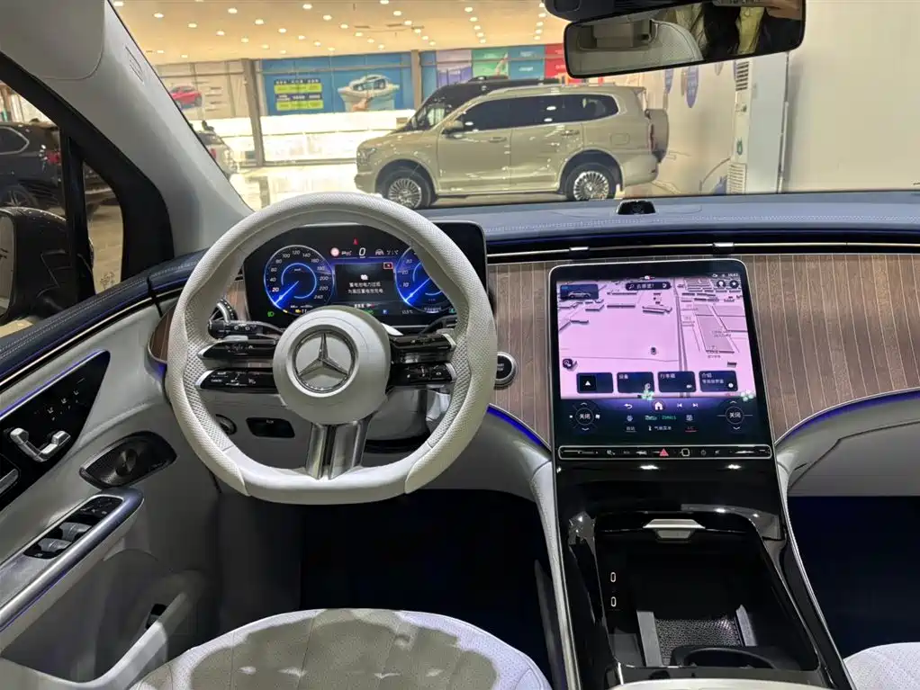 MERCEDES-BENZ EQE SUV