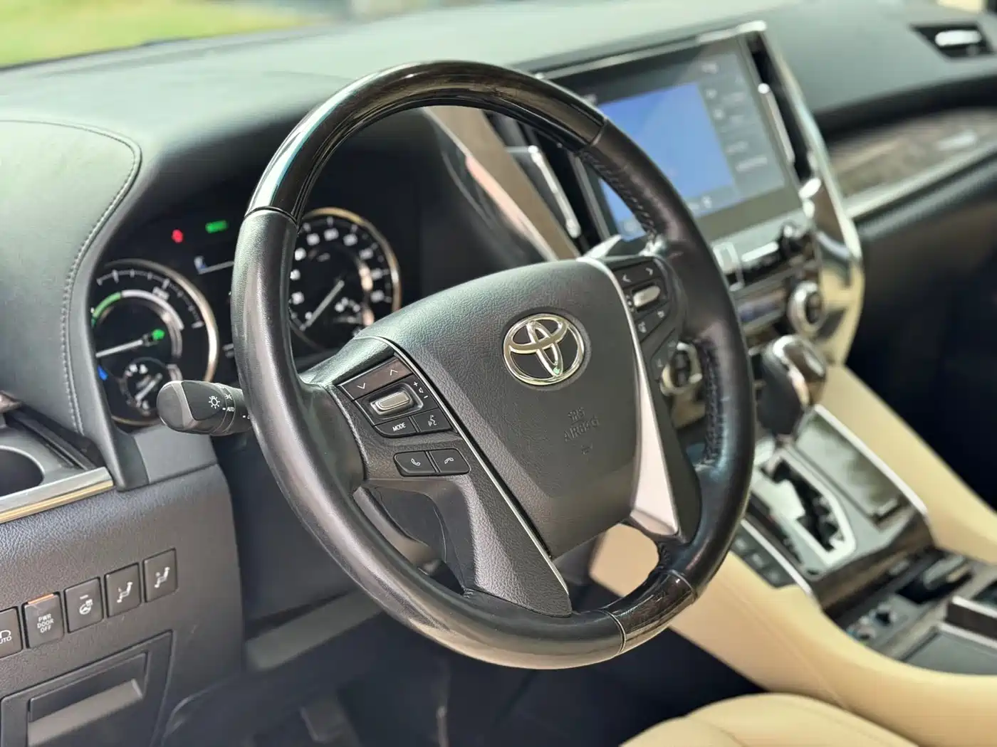Toyota Alphard 2021 Hybrid 2.5L Premium фото 10