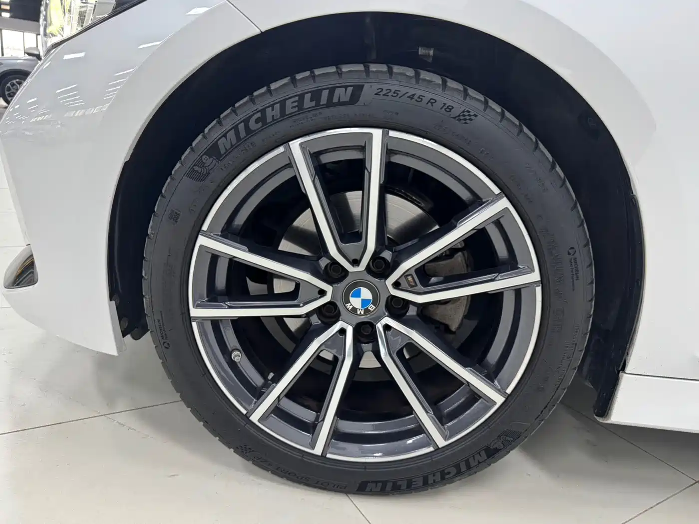 BMW 3 Series 2023 320Li M Sport Package фото 9