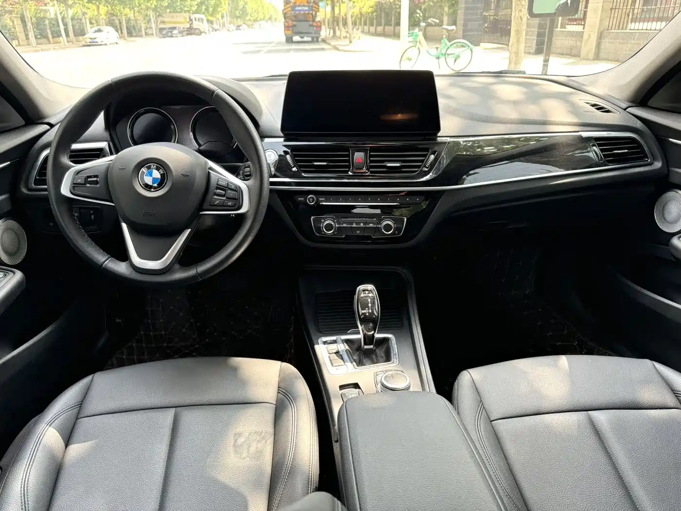 BMW 1 Series 2022 120i M Sport фото 3