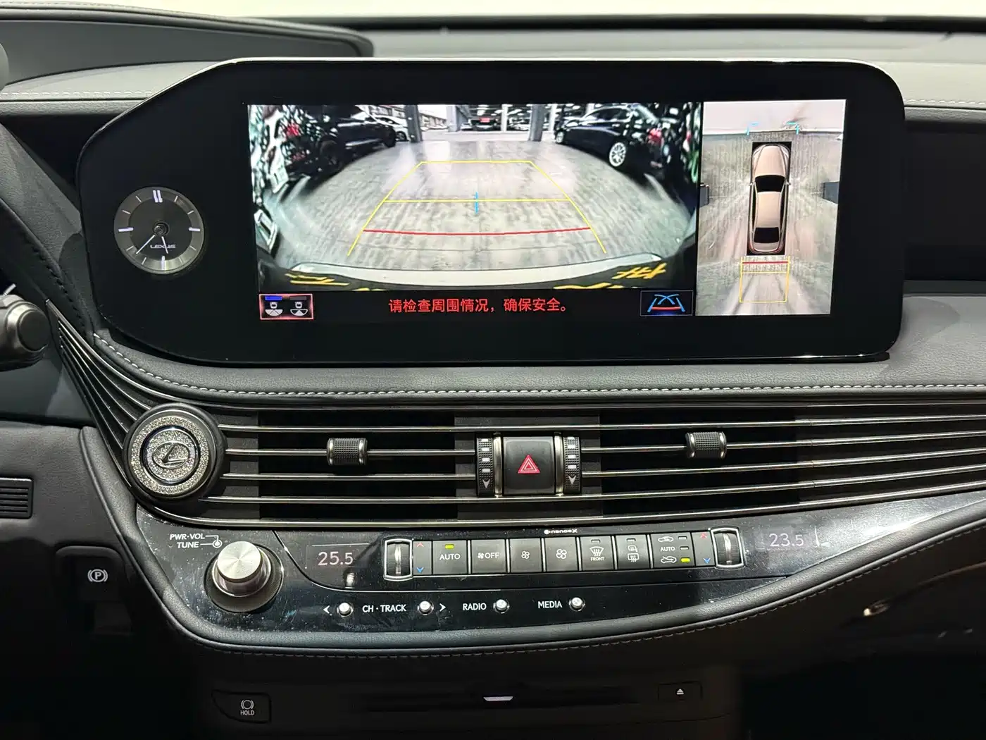 Lexus LS 2021 500h Excellence Edition фото 11