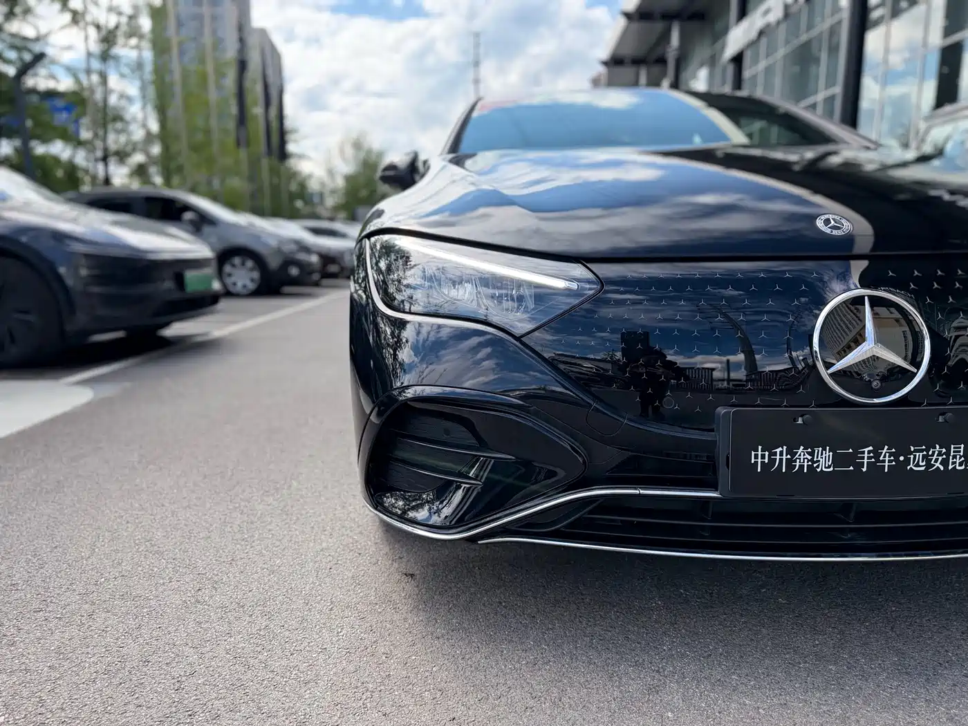 Mercedes-Benz EQE 2025 Model 500 4MATIC Luxury Edition фото 5