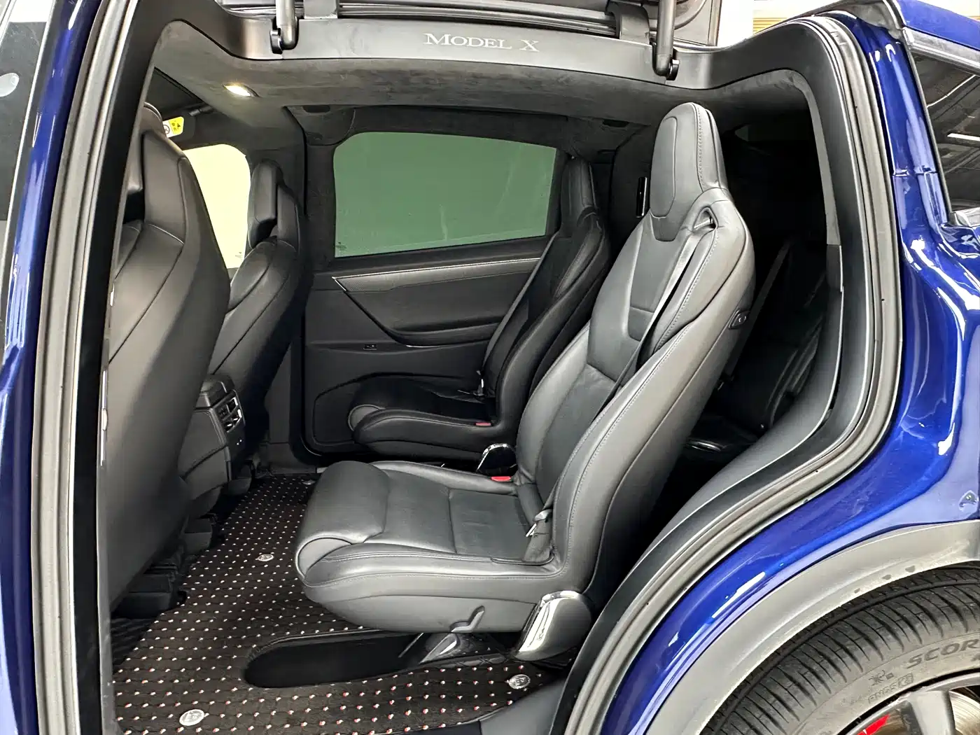 TESLA MODEL X