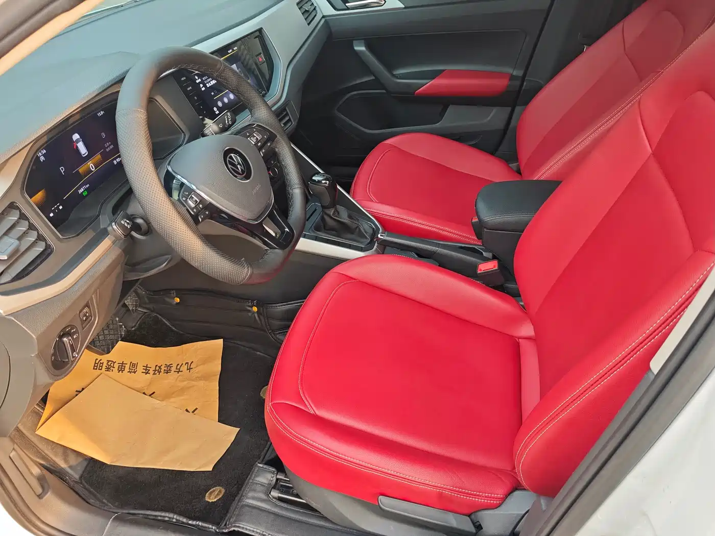 Volkswagen Polo 2023 Facelift Plus 1.5L Auto Joyful Living Edition фото 4