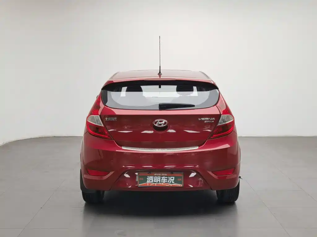 Hyundai Reina 2016 2014 Model 1.6L Automatic TOP