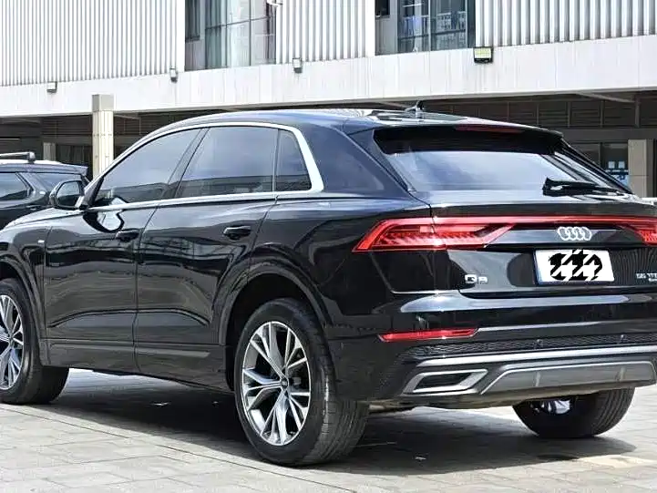 Audi Q8 2022 55 TFSI Luxury Dynamic фото 9
