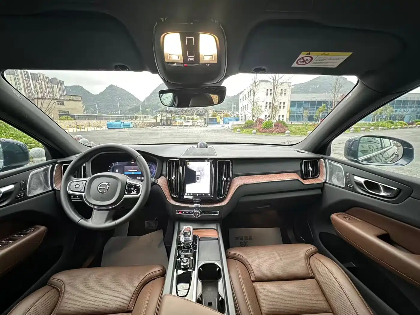 VOLVO XC60 PLUG IN HYBRID