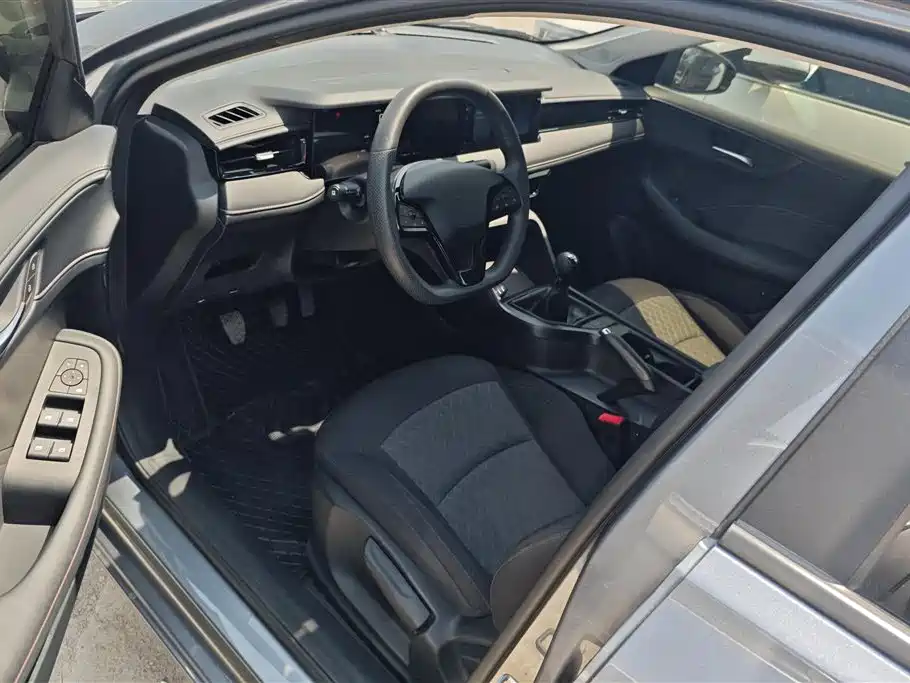 ROEWE I5