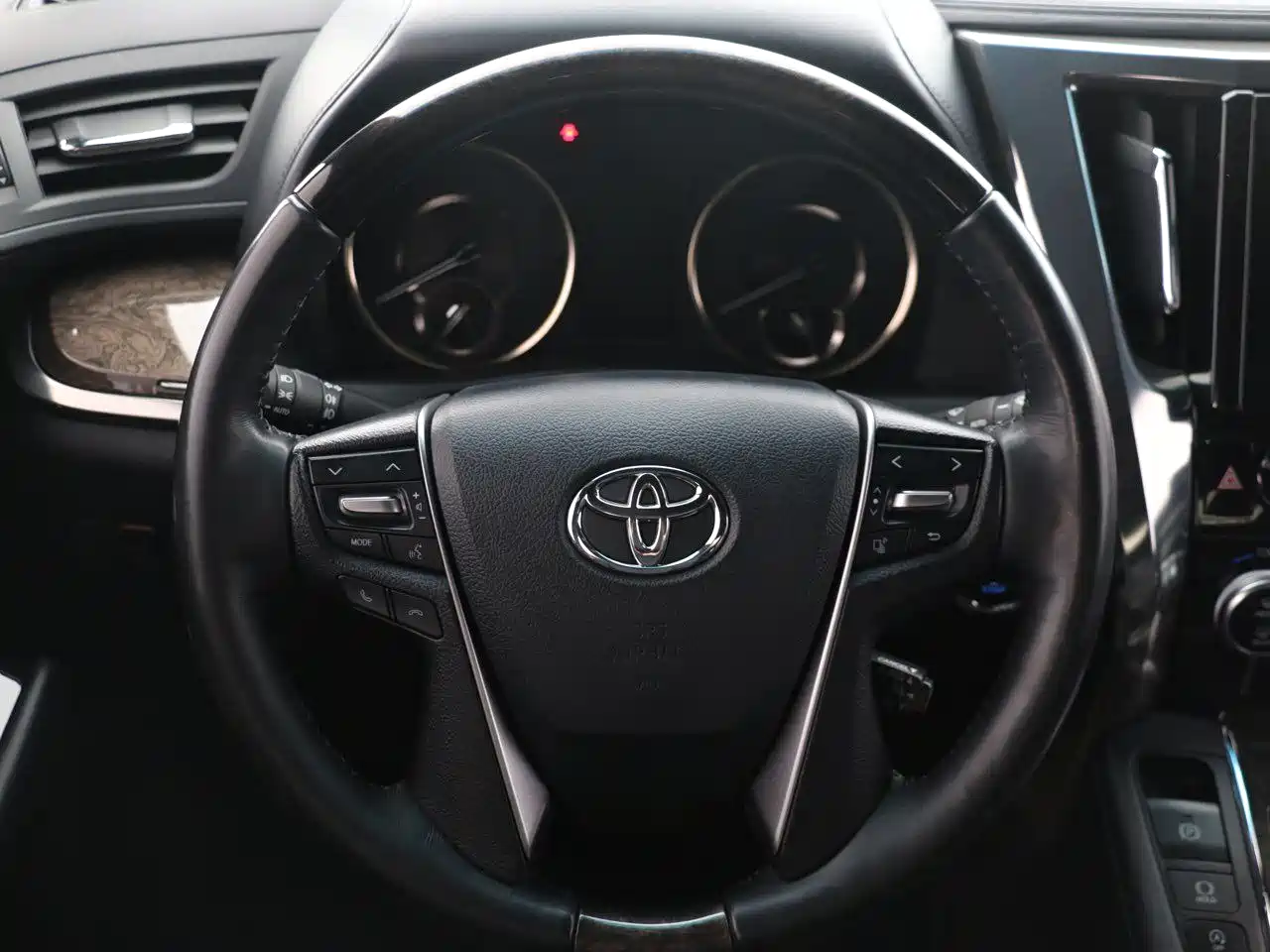 Toyota Alphard 2018 Facelift 3.5L Premium Edition фото 12