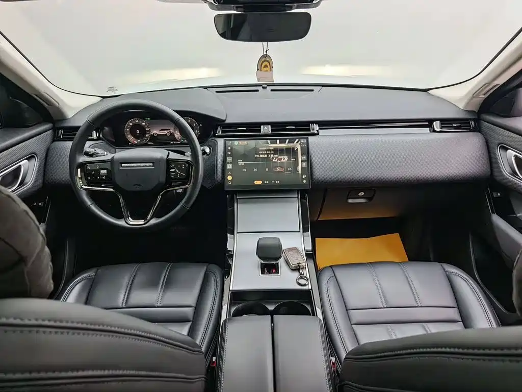 Фото 2 - Land Rover Range Rover Velar