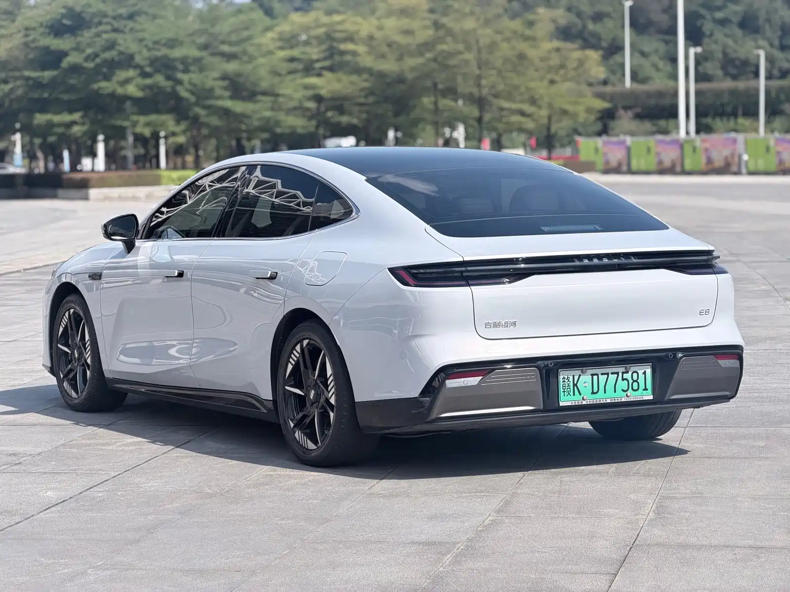 Фото 4 - Geely Galaxy Galaxy E8