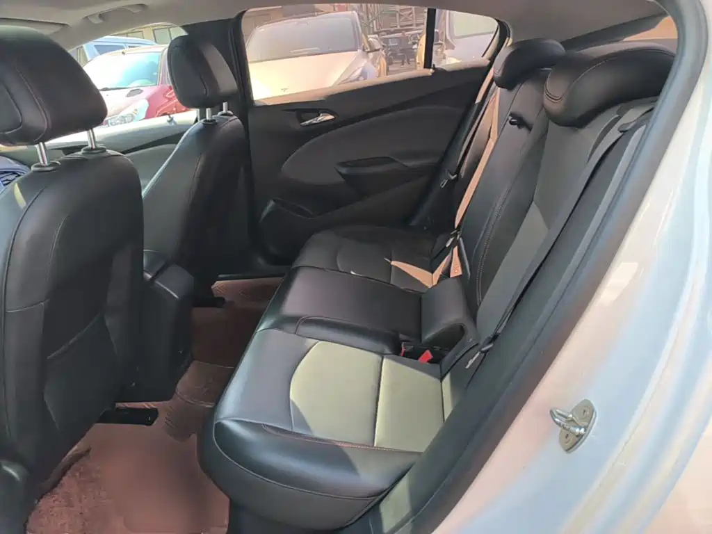 Chevrolet Cruze 2019 2018 Redline 330T Dual-Clutch Leading Edition