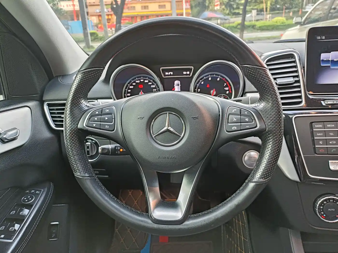 Mercedes-Benz GLE Coupe 2018 GLE 320 4MATIC Coupe SUV фото 8