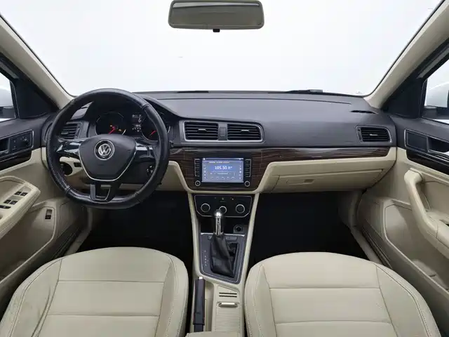 Volkswagen Lavida 2015 230TSI DSG Comfort Edition — фото 5