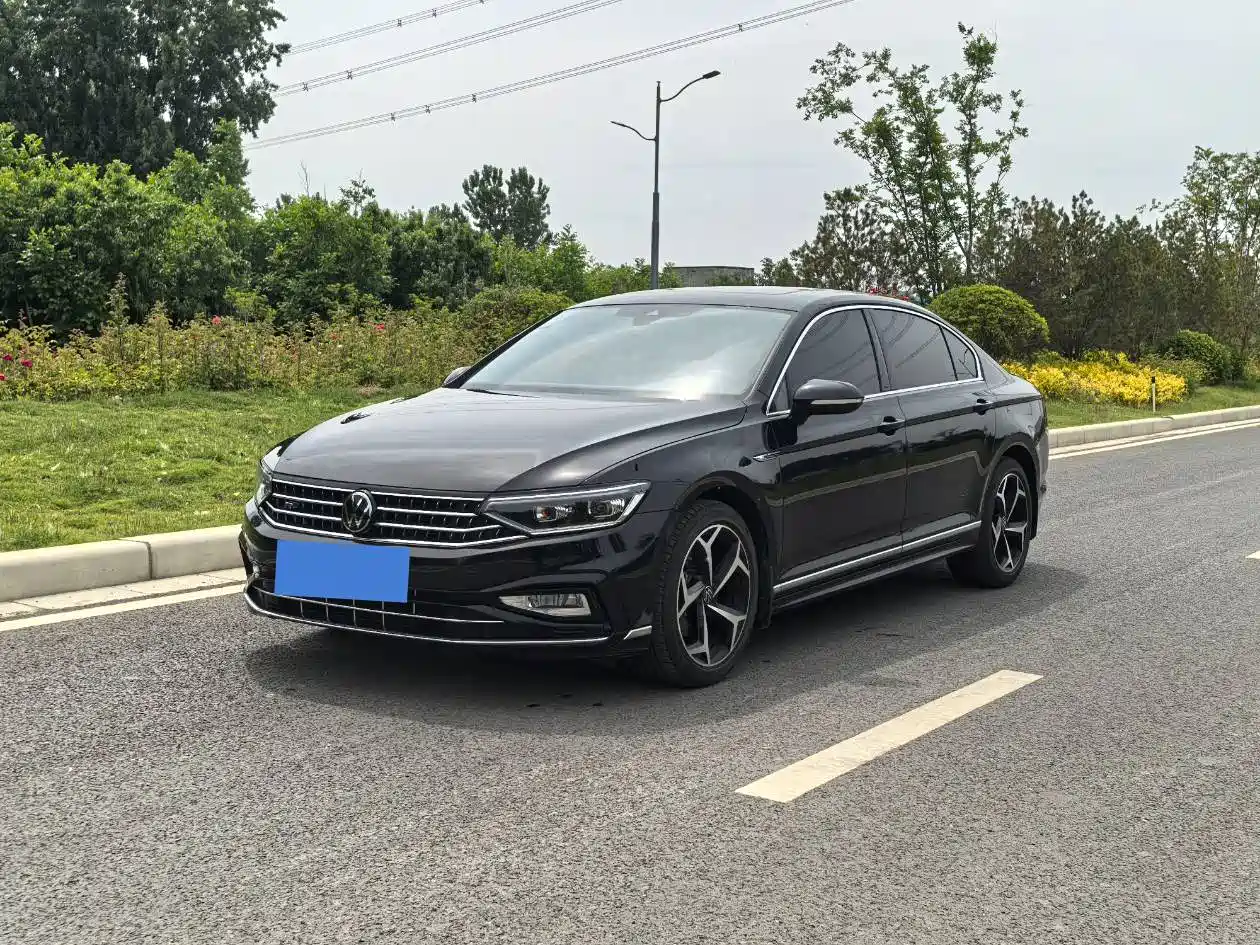 Volkswagen Magotan 2023 Model 2 Million Commemorative Edition 330TSI DSG Luxury