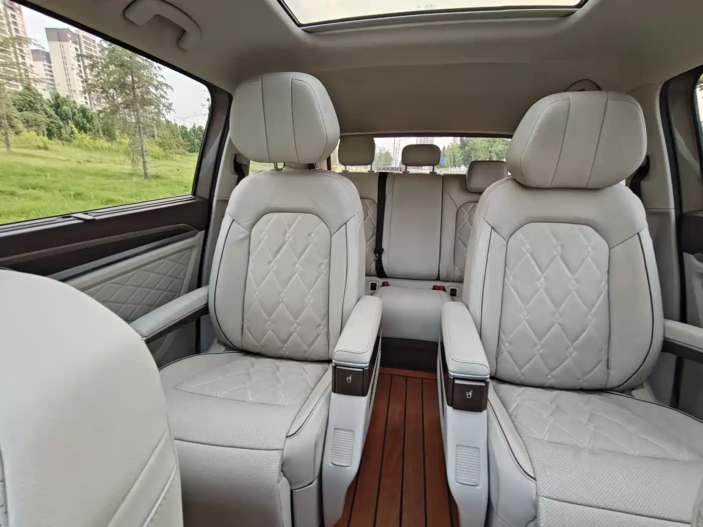 Volkswagen Viloran 2020 380TSI Premium фото 15