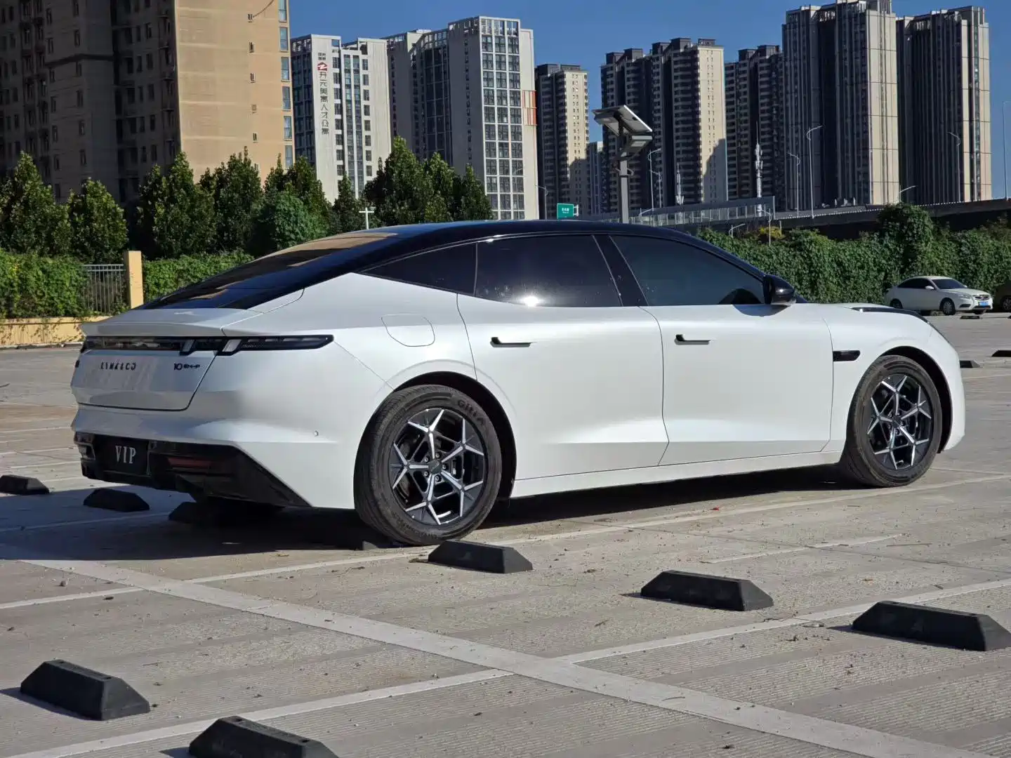 Photo 9 - Lynk & Co 10 EM-P