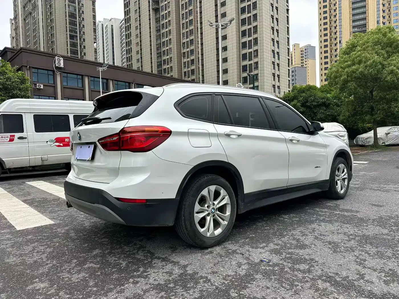 BMW X1 2018 sDrive18Li Fashion Model фото 7