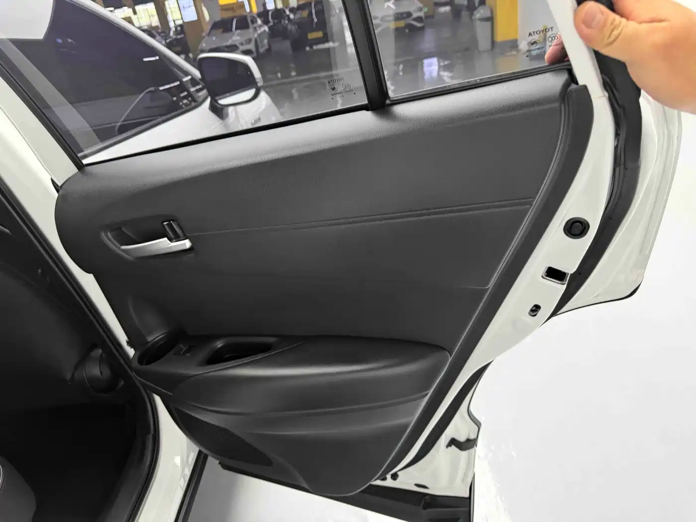 Toyota Frontlander 2023 2.0L Smart Hybrid Dual Engine Luxury Edition фото 7