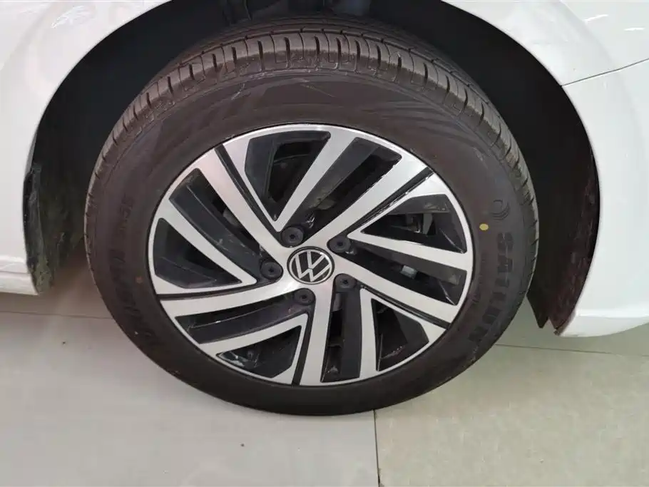 Volkswagen Lavida 2023 1.5L Automatic Starlight 5 Million Edition фото 6