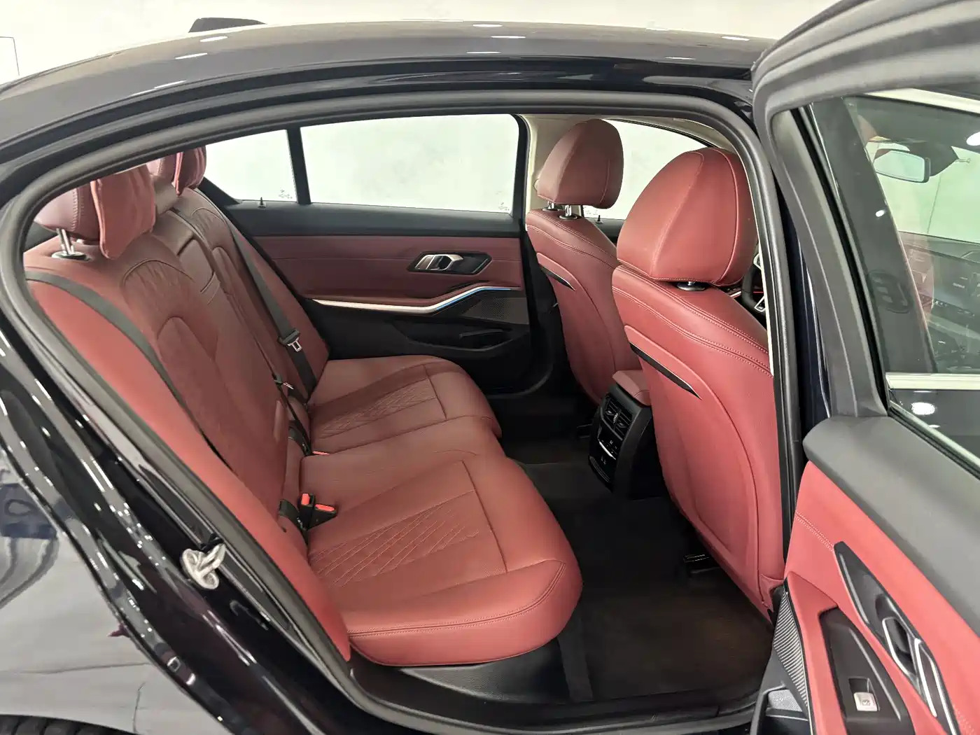 BMW 3 Series 2025 325Li M Sport Package фото 24