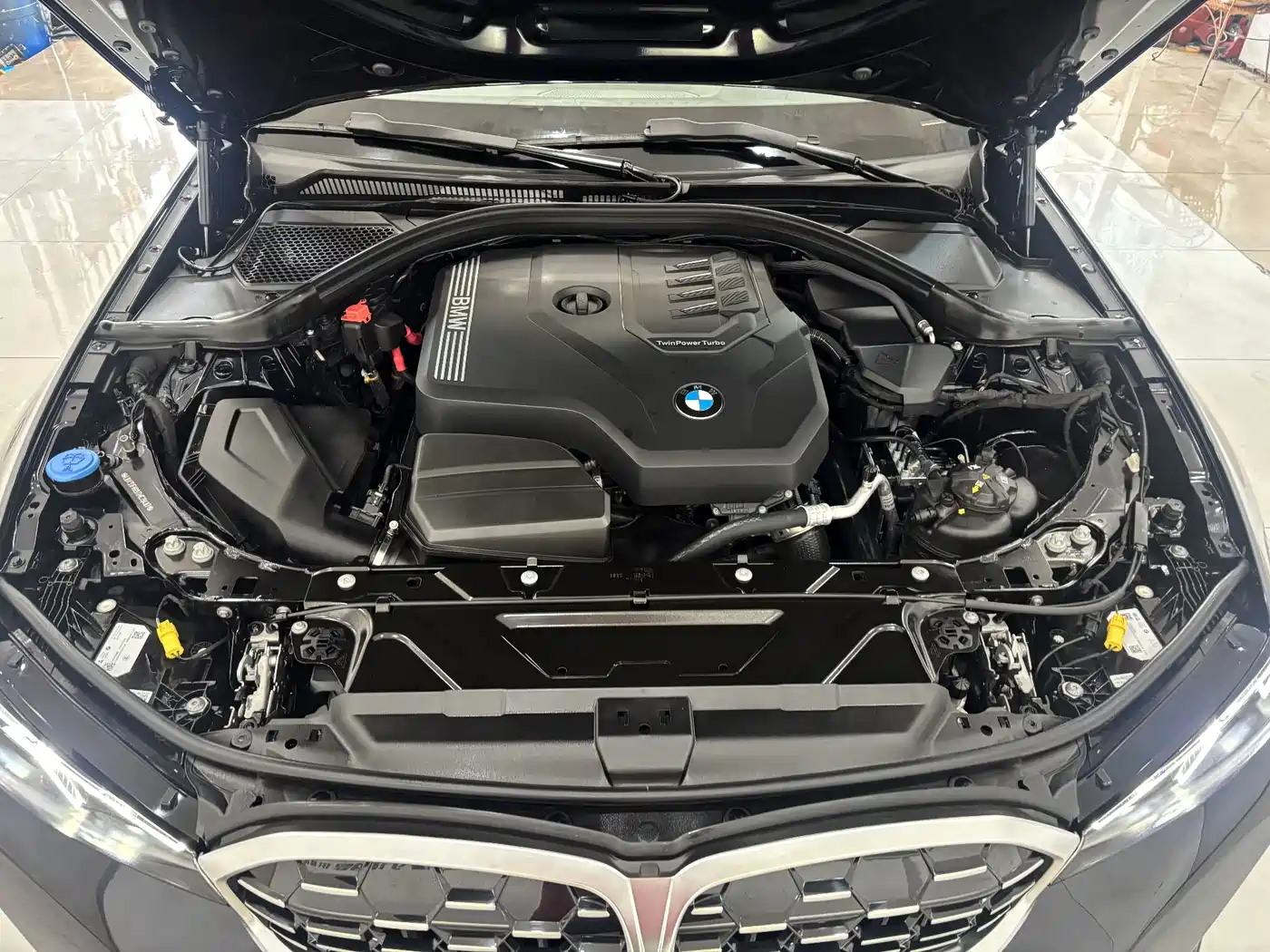 BMW 3 Series 2025 325Li M Sport Package фото 30