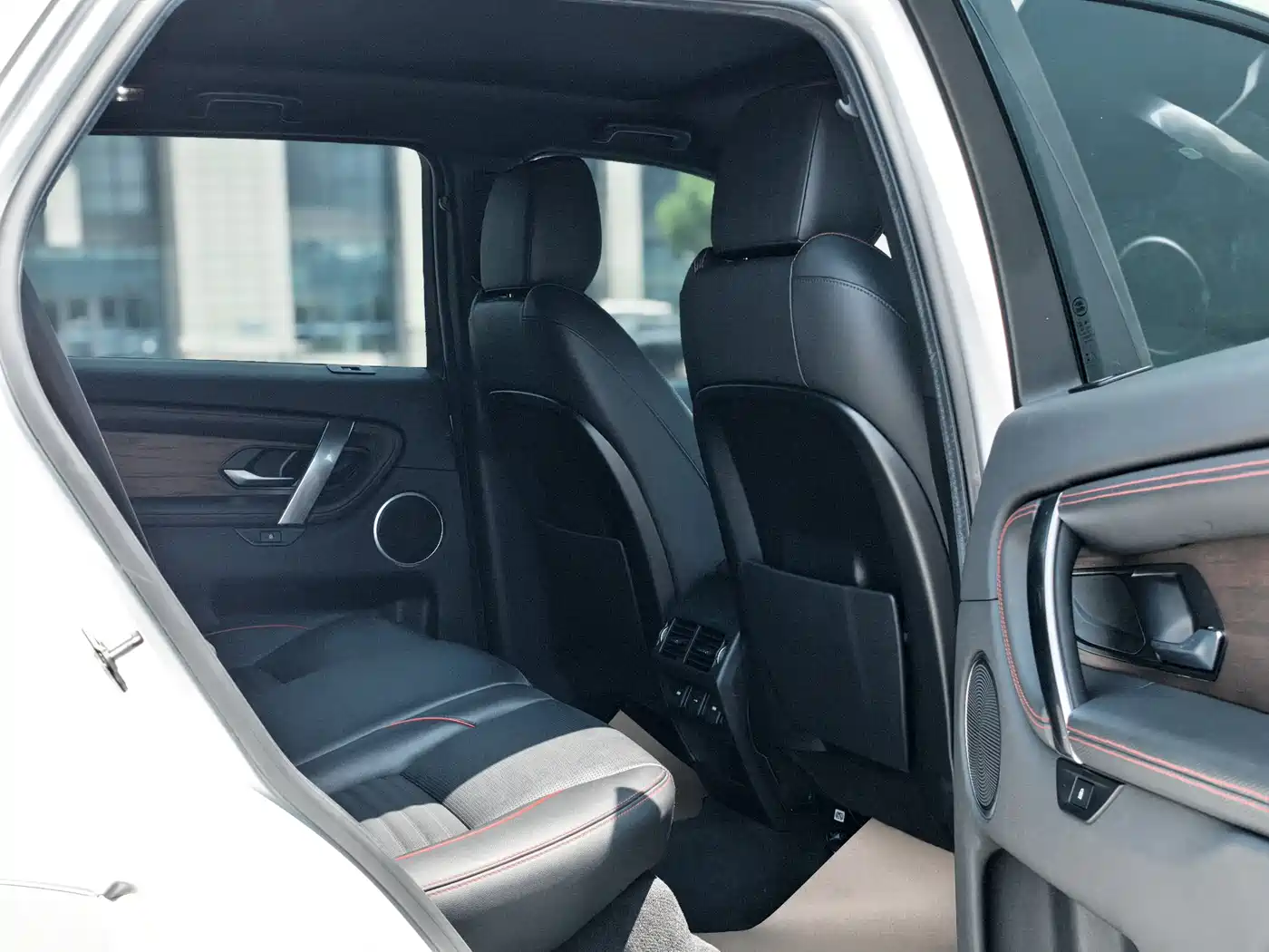 Land Rover Discovery Sport 2023 249PS R-Dynamic SE Performance Technology Version фото 12