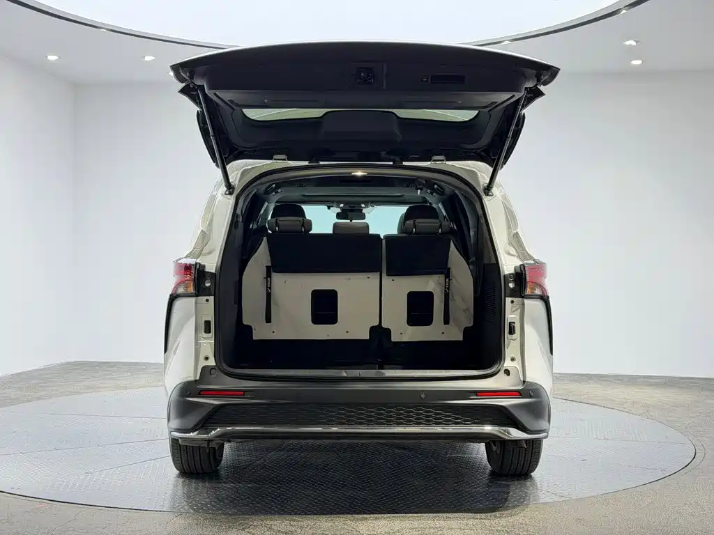 Toyota Granvia 2024 2023 2.5L Hybrid Comfort Edition