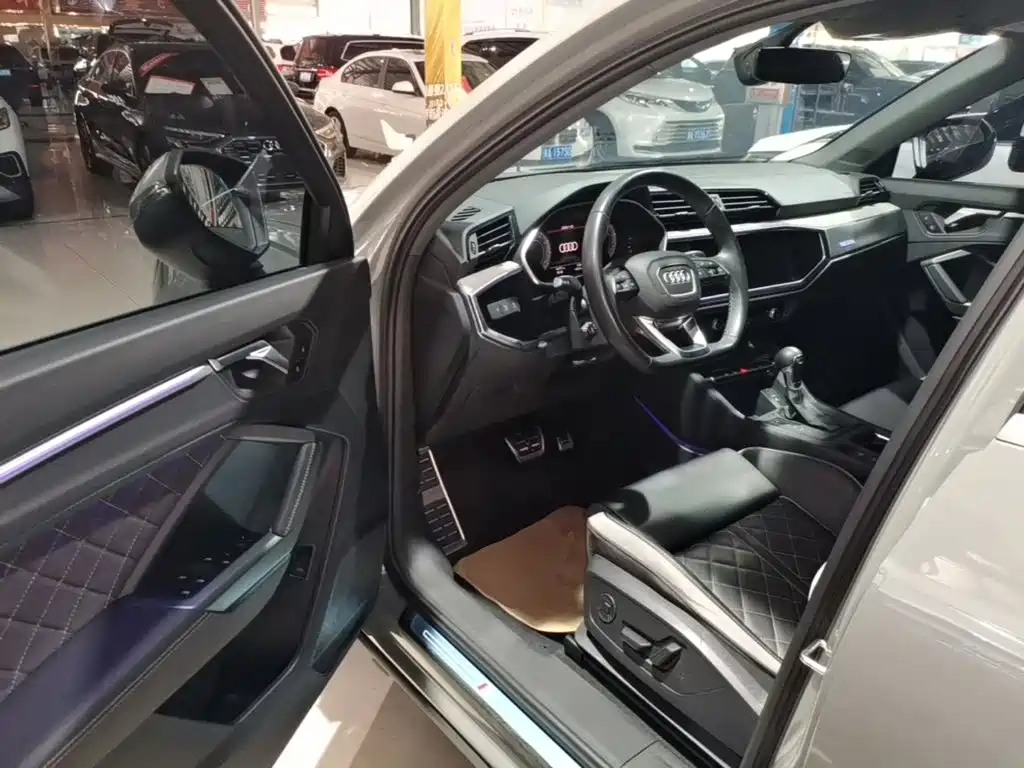 Audi Q3 2025 2024 35 TFSI Fashion Sport