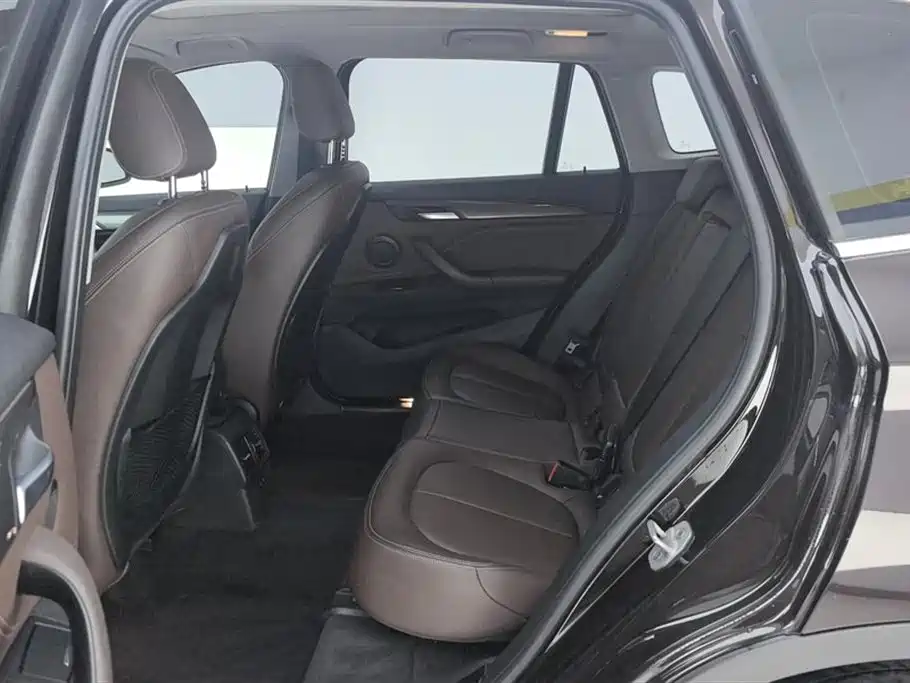 BMW X1 2019 sDrive18Li Premium Model фото 11