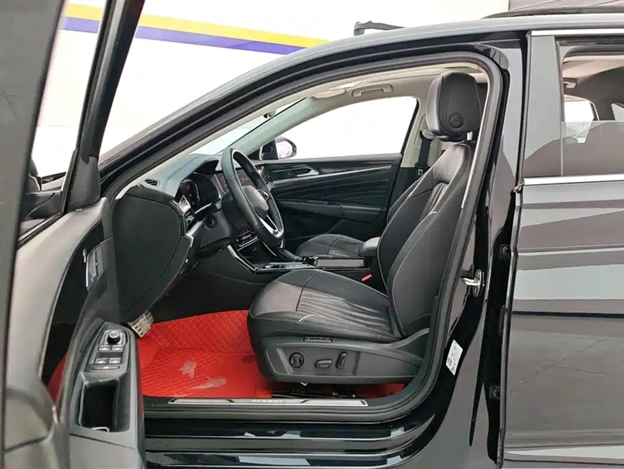 Volkswagen Passat 2023 Facelift 330TSI Starlight Luxury Edition фото 9