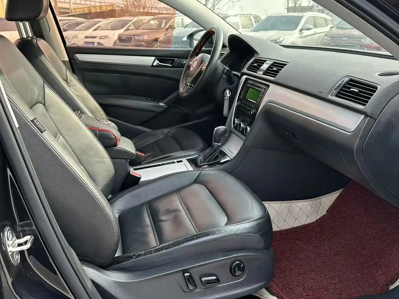 Volkswagen Passat 2015 1.8TSI DSG Honor Edition фото 8
