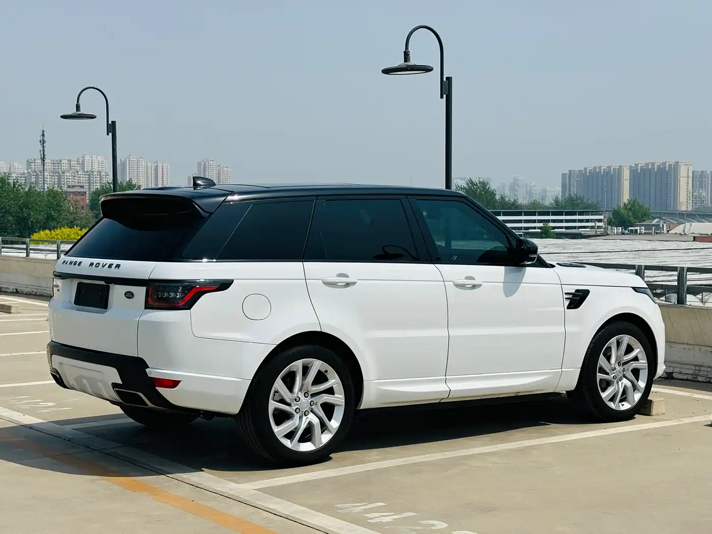Land Rover Range Rover Sport 2020 3.0 L6 HSE DYNAMIC фото 4