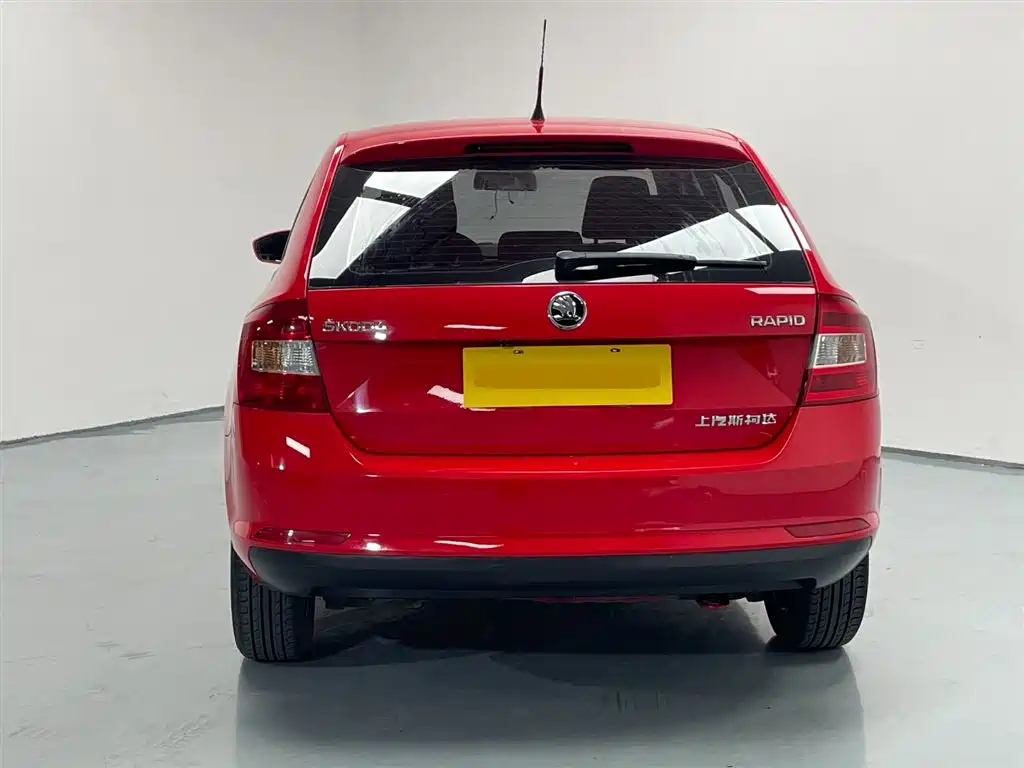 Škoda Skoda Rapid Spaceback 2016 Facelift 1.4L Manual Forward Edition фото 8