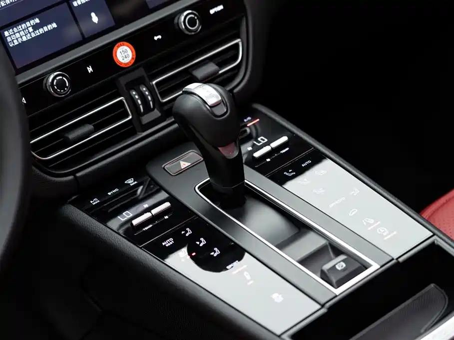 Porsche Macan 2022 Macan 2.0T фото 14