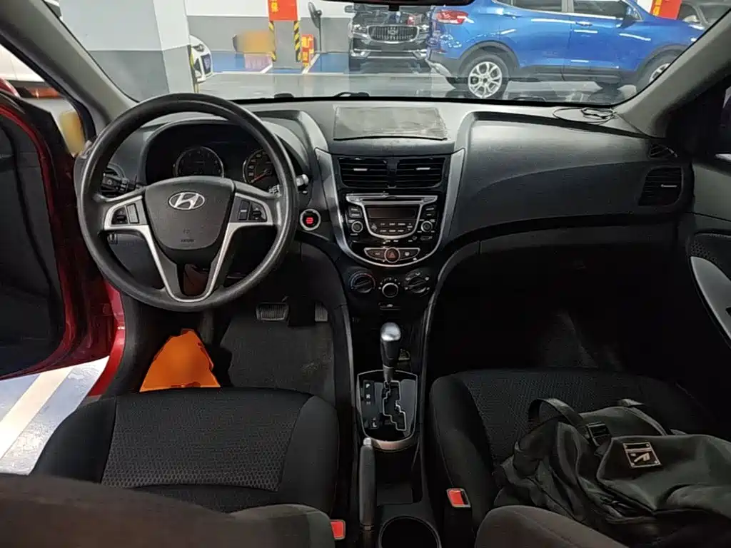 Hyundai Reina 2014 2014 Model 1.6L Automatic TOP