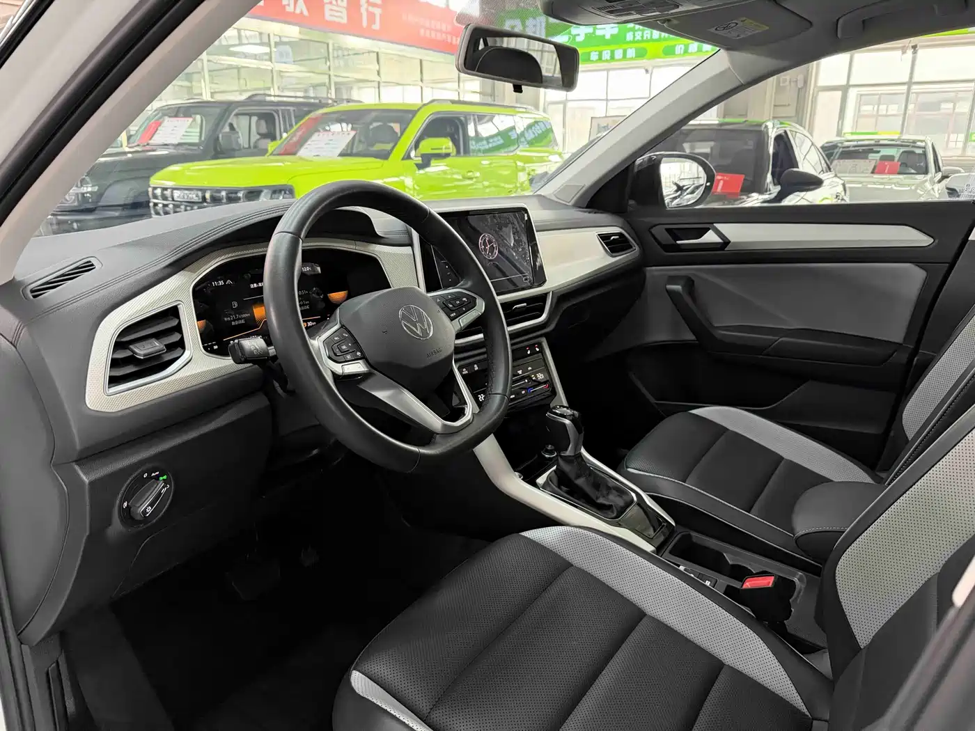 Volkswagen T-ROC 2023 280TSI DSG 2WD Time Edition фото 7