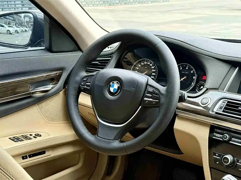 BMW 7 Series 2013 Model 730Li Leading фото 16
