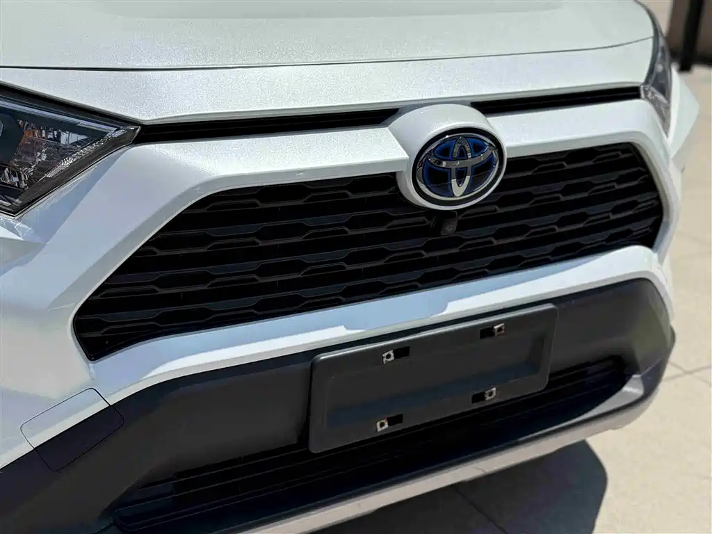 Toyota RAV4 Rongfang 2022 Hybrid 2.5L E-CVT 2WD Elite Edition фото 12