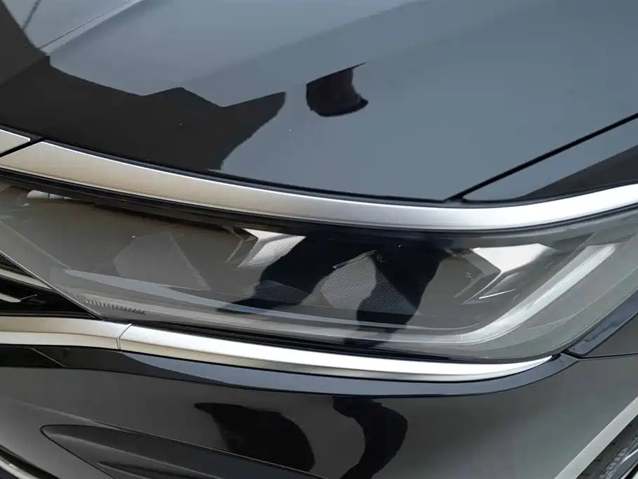 Volkswagen Passat 2024 380TSI Elite Edition фото 14