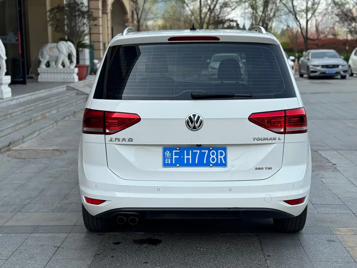 Volkswagen Touran 2018 Touran L 280TSI DSG Comfort Edition 7-seater China VI фото 6