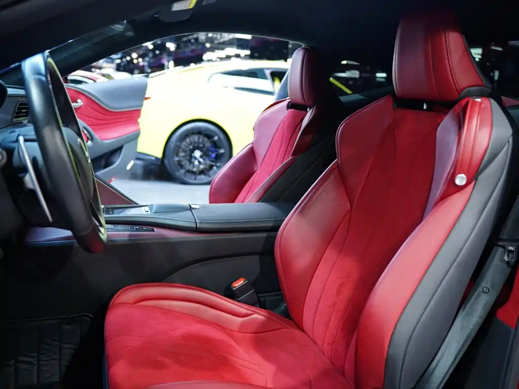 Фото 31 - Lexus LC