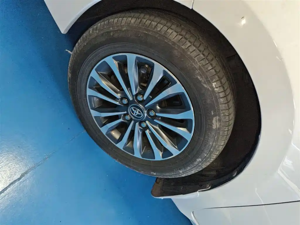 Toyota Corolla 2017 Facelift 1.2T S-CVT GL-i фото 23