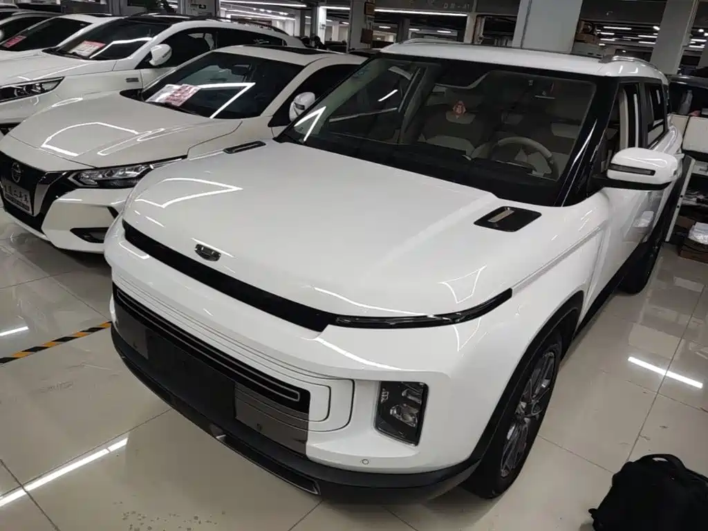Фото 2 - Geely ICON
