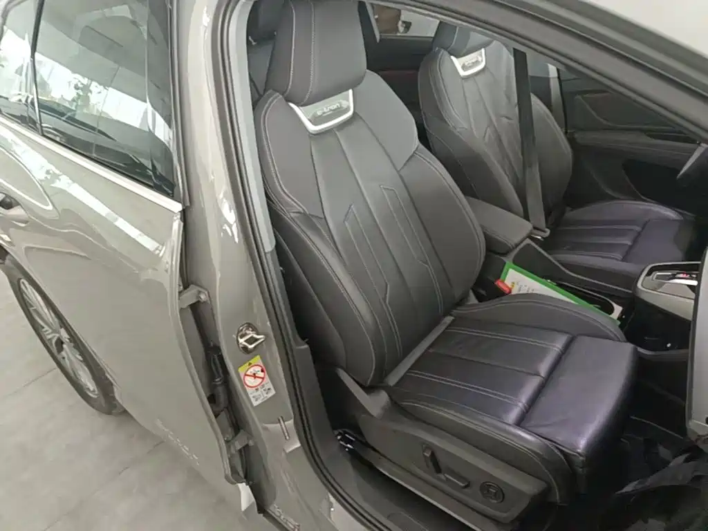 Photo 25 - Audi Q4 e-tron