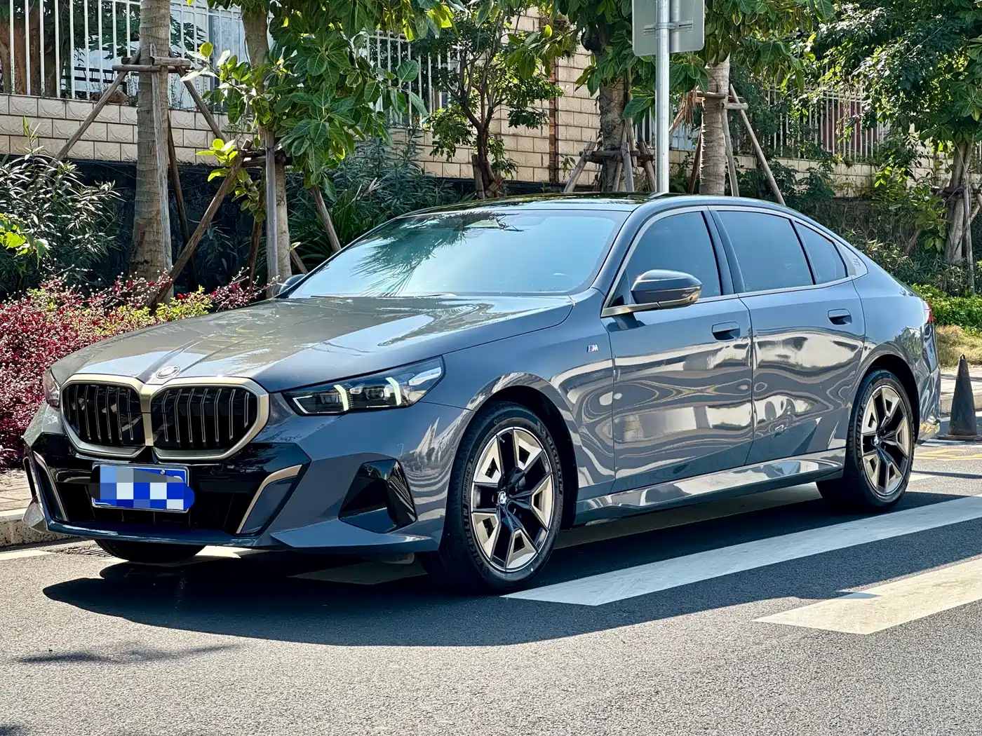 BMW 5 Series 2025 530Li Leading M Sport Package