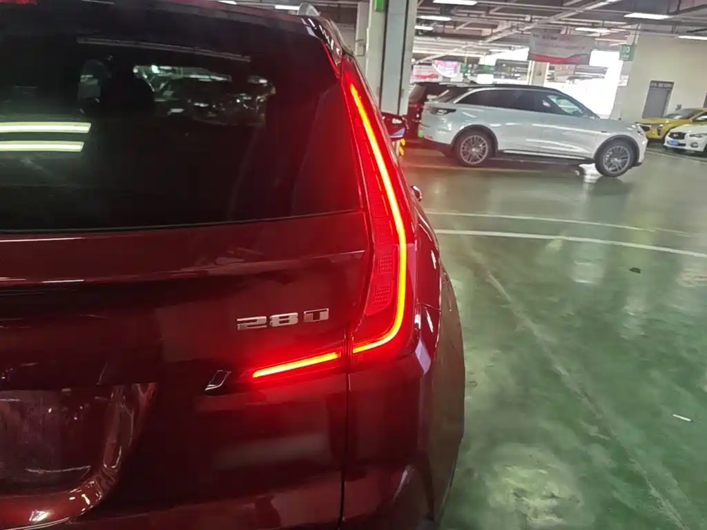 Cadillac XT4 2019 2018 28T FWD Leading Edition