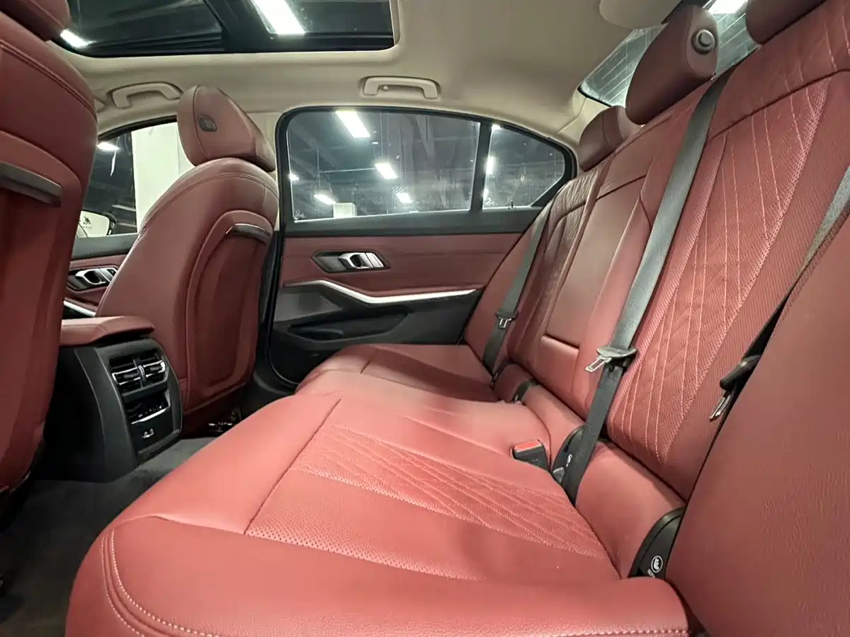 BMW 3 Series 2023 320Li M Sport Package фото 9