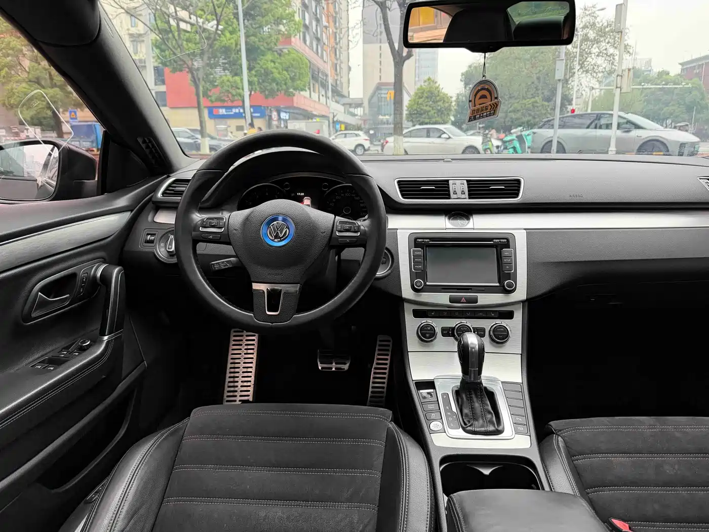 Volkswagen FAW-Volkswagen CC 2016 Model 2.0TSI Luxury фото 12