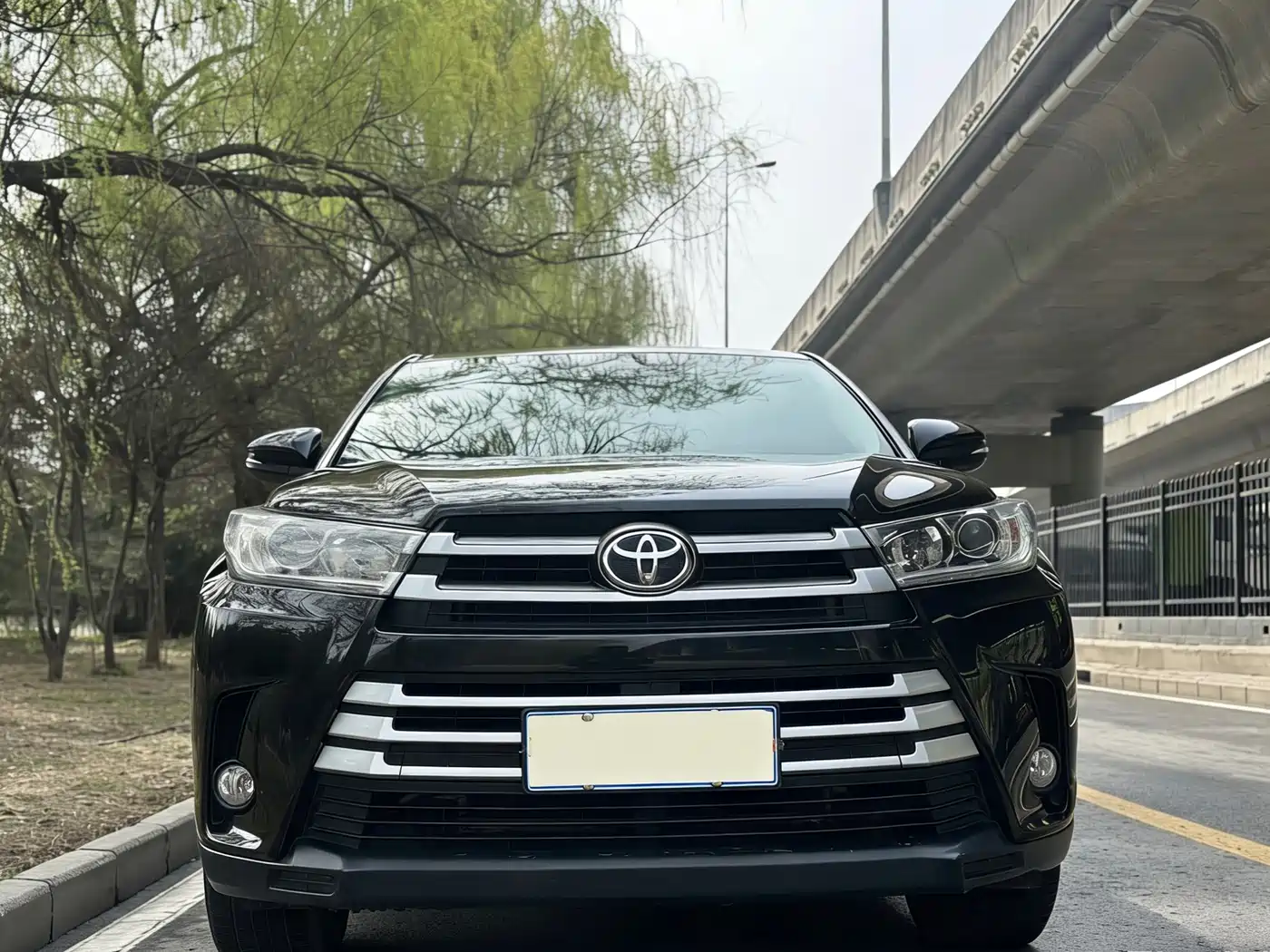 TOYOTA HIGHLANDER